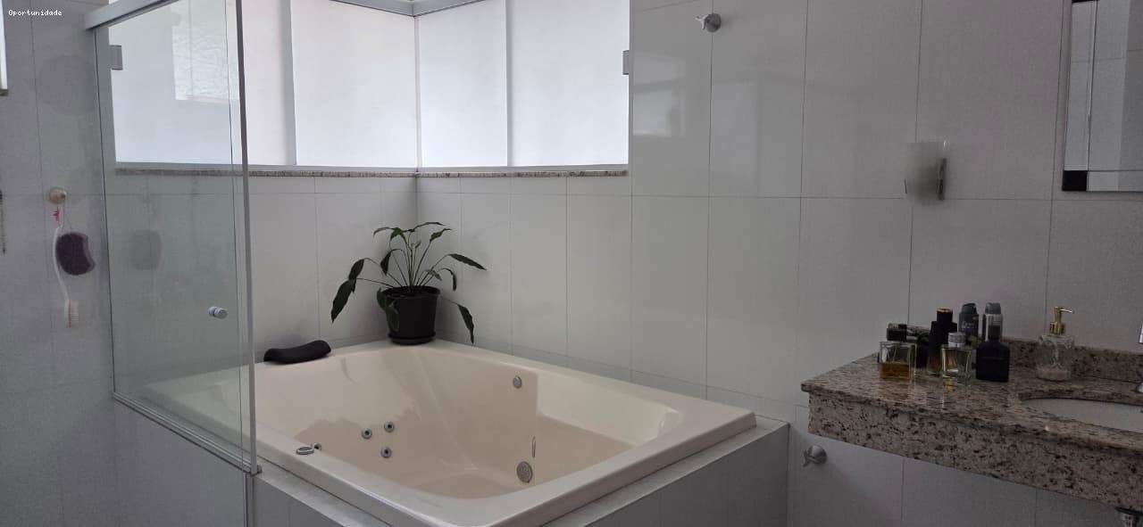 Casa com 3 Dormitórios à venda, 250 m² por R$ 1.350.000,00 Casa com 3 Dormitórios à venda, 250 m² por R$ 1.350.000,00