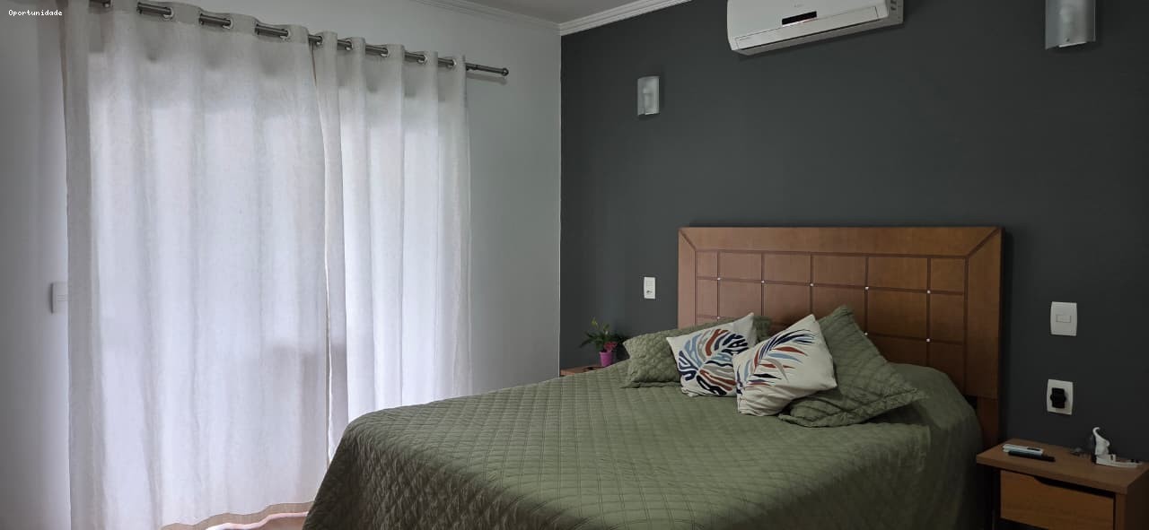 Casa com 3 Dormitórios à venda, 250 m² por R$ 1.350.000,00 Casa com 3 Dormitórios à venda, 250 m² por R$ 1.350.000,00