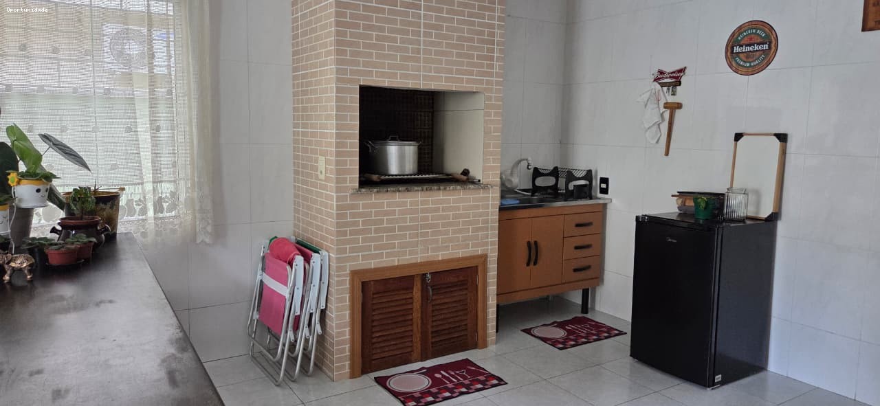 Casa com 3 Dormitórios à venda, 250 m² por R$ 1.350.000,00 Casa com 3 Dormitórios à venda, 250 m² por R$ 1.350.000,00