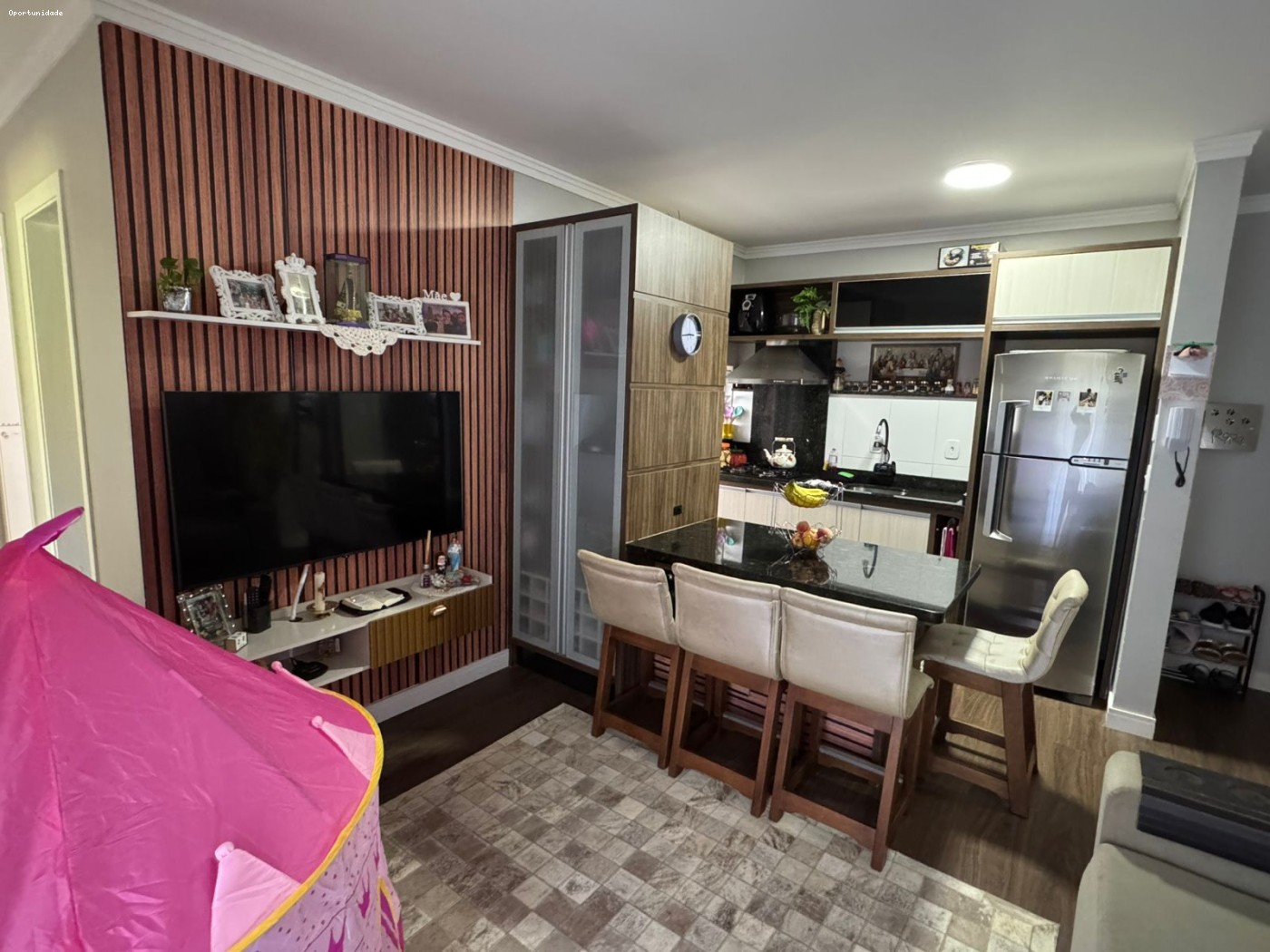 Apartamento com 3 Dormitórios à venda, 59 m² por R$ 250.000,00 Apartamento com 3 Dormitórios à venda, 59 m² por R$ 250.000,00