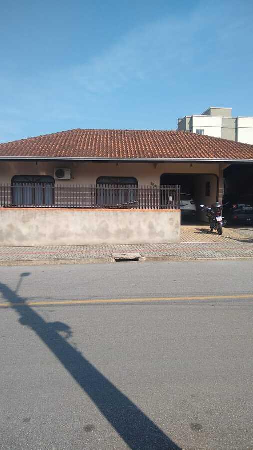 Casa à venda  no Iririú - Joinville, SC. Imóveis