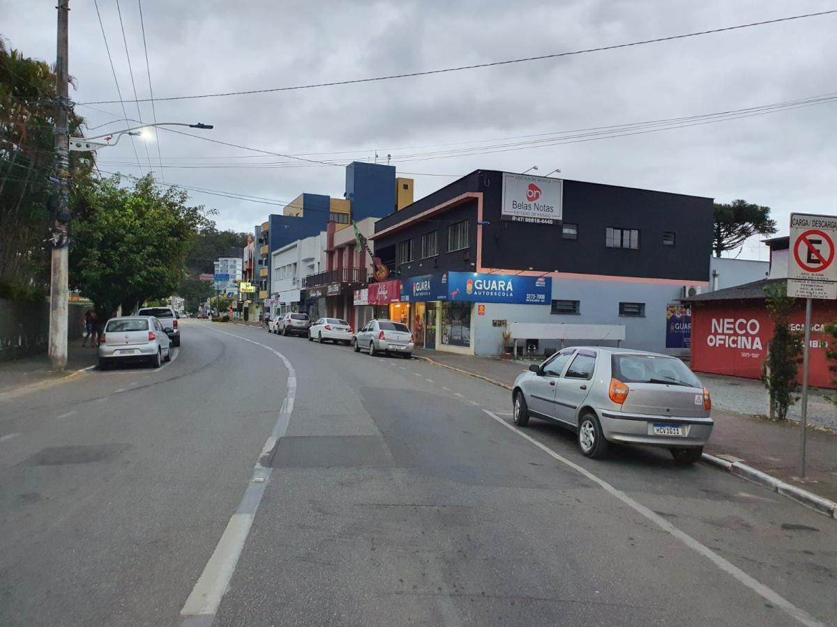 Loja/salão/consultório à venda  no Centro - Guaramirim, SC. Imóveis