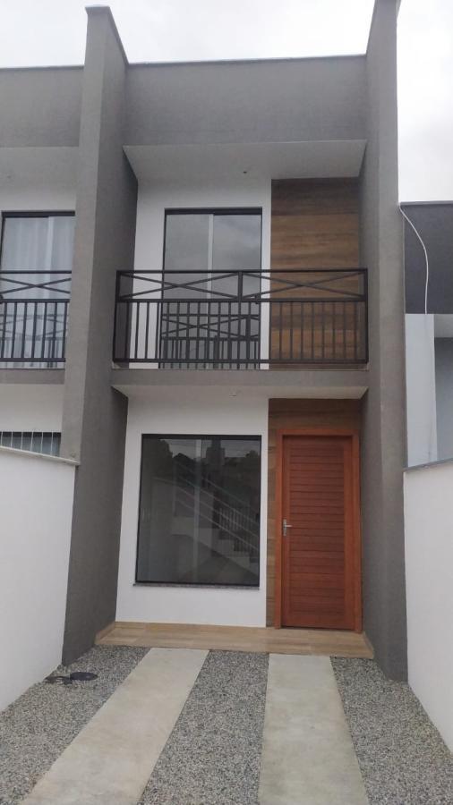 Casa à venda  no Paranaguamirim - Joinville, SC. Imóveis